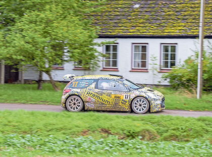 Steffi Zorn (Klein Nordende) und Thomas Puls (Stuvenborn) starten am morgigen Sonnabend im Citroën bei der Rallye Atlantis.Foto: hfr
