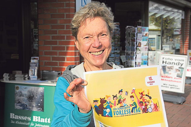 Ursula Michalak hat den zweiten Vorlesetag in Bad Segeberg organisiert. Sechs Frauen und sechs Männer aus Bad Segeberg und Umgebung lesen dabei im WortOrt. Foto: ohe