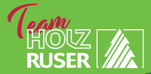 Logo von Ruser Holz mit grünem Hintergrund.