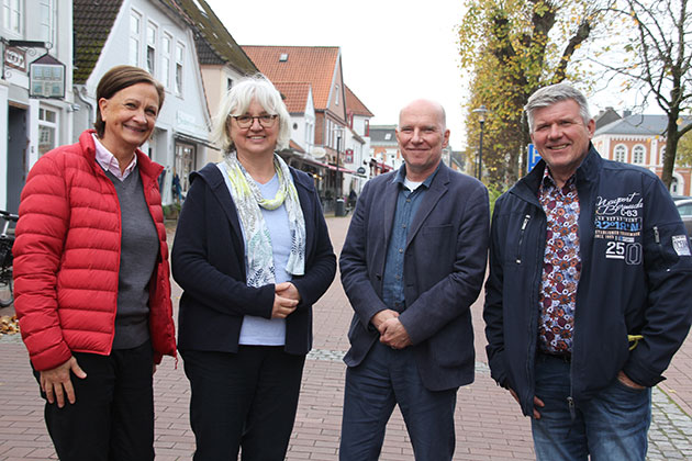 Britta Warnecke (v.li.), Dorothea Kruse, Ulrich Mildenberger und Hans-Peter Guckel laden zu einem Informationsabend zum Thema selbstbestimmte Vorsorge ein. Foto: ohe