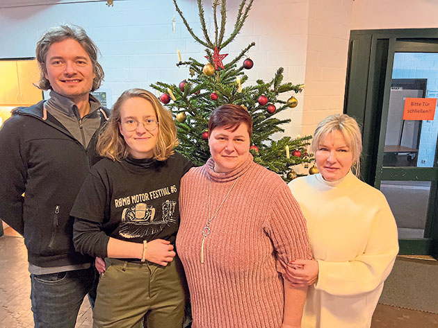 Sebastian Lang, Freya Heinrich, Margareta Vizaver und Olga Gagsch (v.li.) organisieren das Willkommens-Café. Sebastian Lang, Freya Heinrich, Margareta Vizaver und Olga Gagsch (v.li.) organisieren das Willkommens-Café.