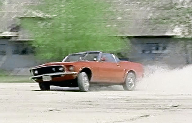 In der Krimiserie Wolffs Revier ist Ulrike Kaldeweys Mustang bei einer Verfolgungsjagd zu sehen.