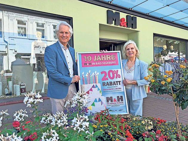 M&H feiert 10 Jahre am 1. Juli 2025 mit Rabatt in Bad Segeberg Mit ihrem Bad Segeberger Modehaus M&H feiern Michael Hänchen und Helda Herrmann am 1. Juli 2025 zehnjähriges Bestehen. Bei den Kunden bedanken sie sich für die Treue und gewähren ihnen zehn Tage lang vom 20. Juni bis 1. Juli 20 Prozent Rabatt auf den Eink