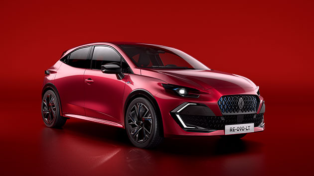 Roter Sportwagen auf rotem Hintergrund von schräg vorne.