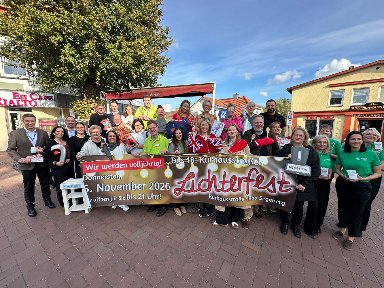 Gruppe mit Banner für Lichterfest in Bad Segeberg, 2026