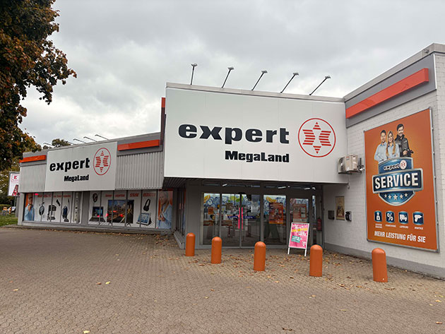 Außenansicht eines Expert Megaland Elektronikgeschäfts.